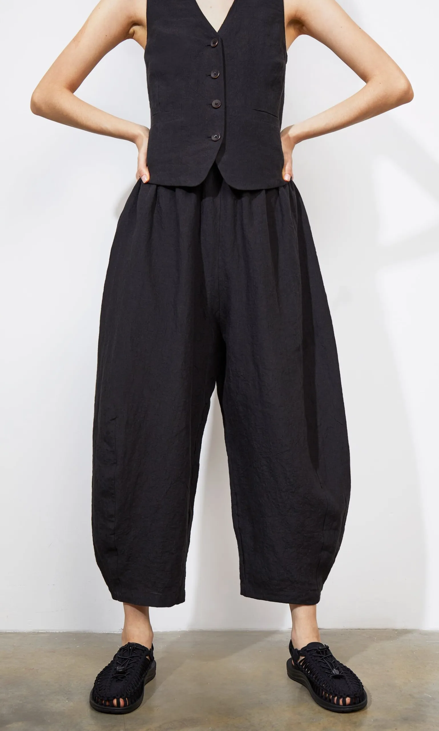 Butoni Pants - Black Linen>Plümo Studio Hot