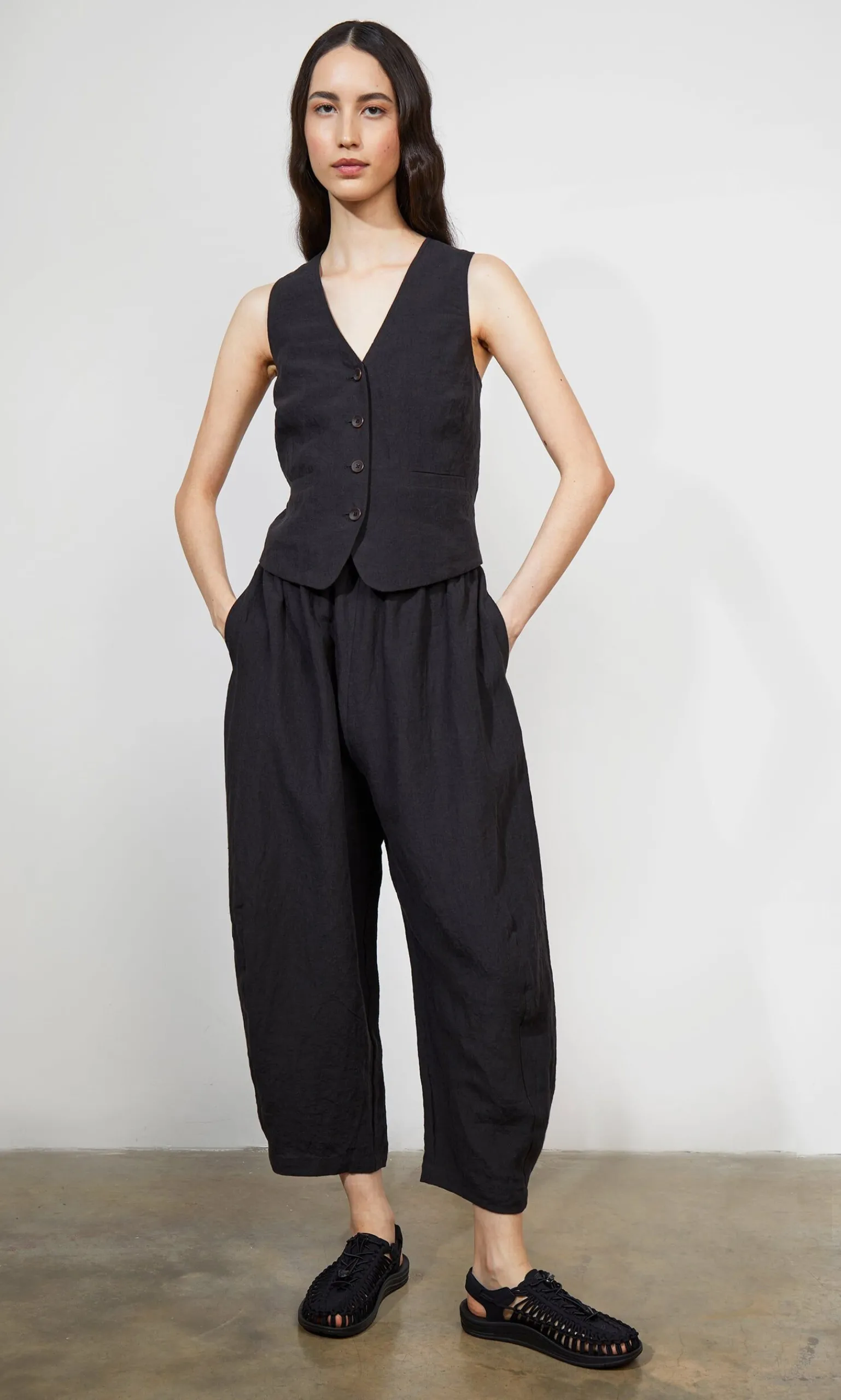 Butoni Pants - Black Linen>Plümo Studio Hot
