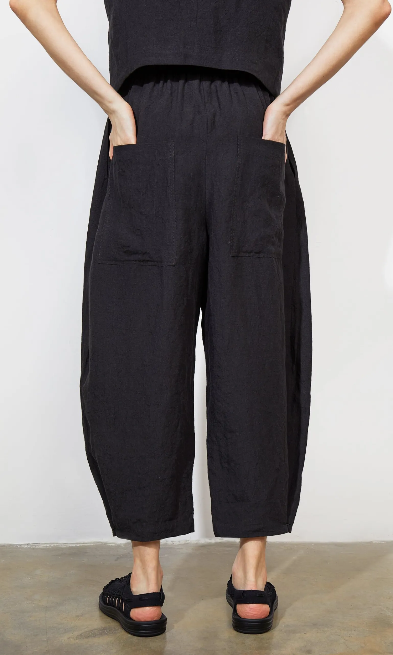 Butoni Pants - Black Linen>Plümo Studio Hot