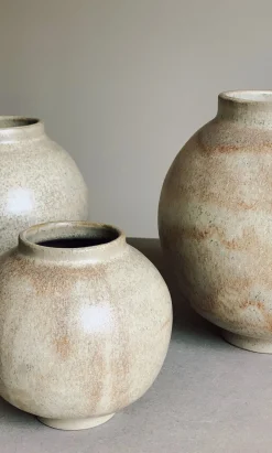 Ecru Moon Vase>Plümo Sale
