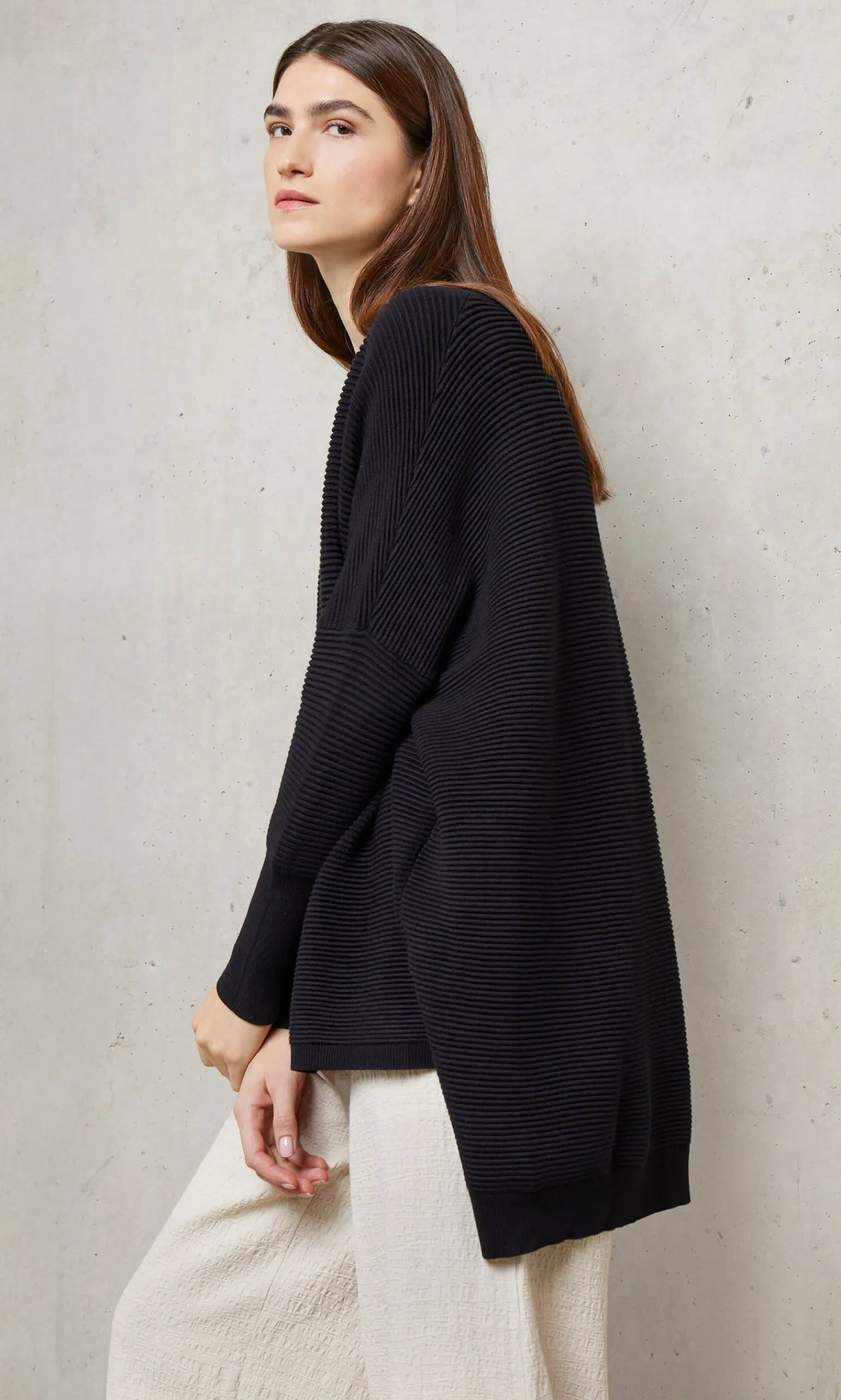 Jack Sweater - Black>Plümo Studio Online