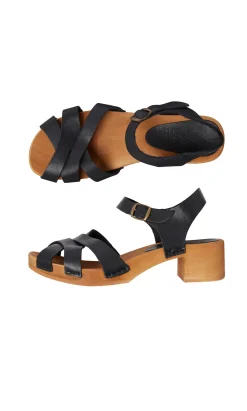 Karlie Clogs><noscript><img width=