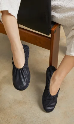 Kurmis Flats>Lofina Discount