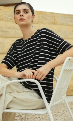 Mare Tee><noscript><img width=