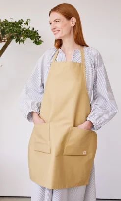 Apron><noscript><img width=