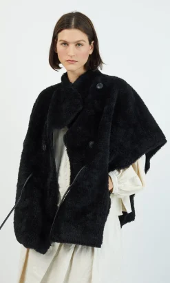 Shearling Cape - Black>Plümo Hot